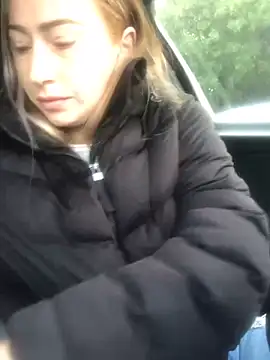 Reina Cummings online show from October 2025 05:06:02 AM