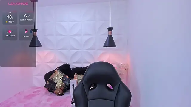 Snapshot of megann__up chatting on March 2026 03:35:02 AM megann up online show from March 2026 03:35:02 AM