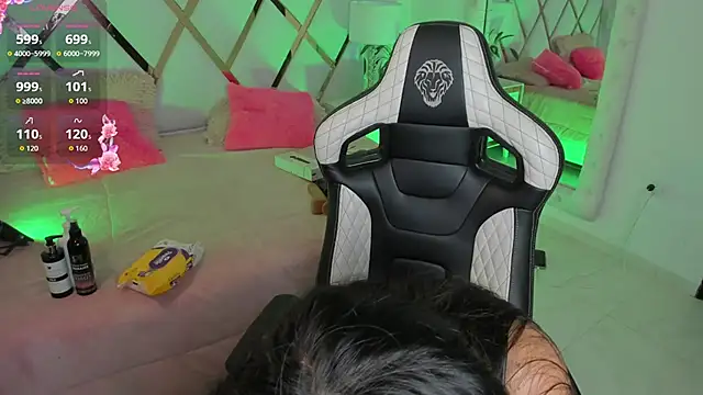 Snapshot of megann__up chatting on March 2026 03:31:01 AM megann up online show from March 2026 03:31:01 AM