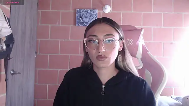 Andrea camilaaa online show from February 2026 03:07:01 PM