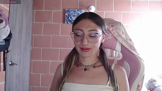 Andrea camilaaa online show from February 2026 05:02:01 PM
