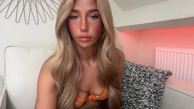 KENNIEXROSE online show from February 2026 10:39:01 PM