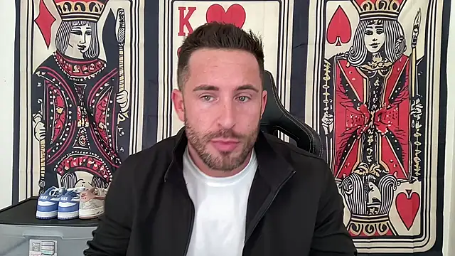 brettmycles28 online show from November 2025 03:56:01 PM