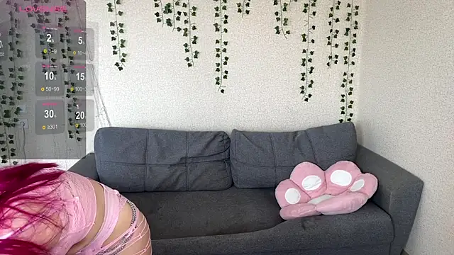 LoriConer online show from September 2025 07:13:02 AM