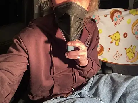 Snapshot of CAMEL1913 chatting on January 2026 05:58:02 PM CAMEL1913 online show from January 2026 05:58:02 PM