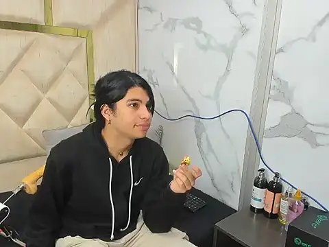 Snapshot of Allisonts69 chatting on September 2025 03:21:01 AM Allisonts69 online show from September 2025 03:21:01 AM