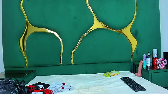 Snapshot of Allisonts69 chatting on November 2025 03:11:01 PM Allisonts69 online show from November 2025 03:11:01 PM