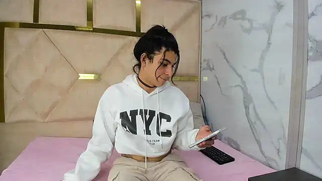 Snapshot of Allisonts69 chatting on November 2025 03:49:02 AM Allisonts69 online show from November 2025 03:49:02 AM