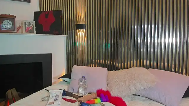 Snapshot of SyraPalmer chatting on November 2025 03:18:02 AM SyraPalmer online show from November 2025 03:18:02 AM