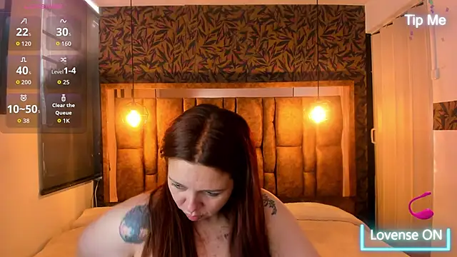 Isa Thompson   online show from October 2025 12:04:02 PM