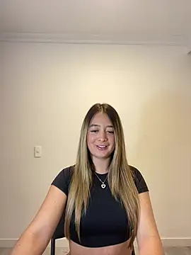 Snapshot of Zara_Ross chatting on July 2026 03:00:02 AM Zara Ross online show from July 2026 03:00:02 AM