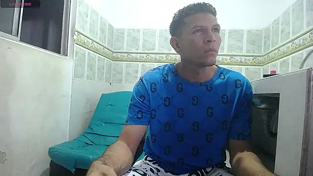 Snapshot of lindoshot_sexlove chatting on September 2025 03:17:02 AM lindoshot sexlove online show from September 2025 03:17:02 AM