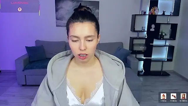 LounaDivine online show from February 2026 06:39:02 AM