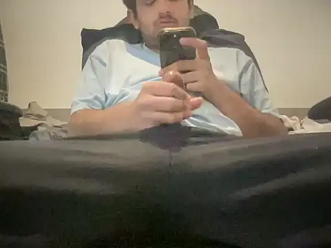 Snapshot of Daddy_2133 chatting on February 2026 12:42:02 PM Daddy 2133 online show from February 2026 12:42:02 PM