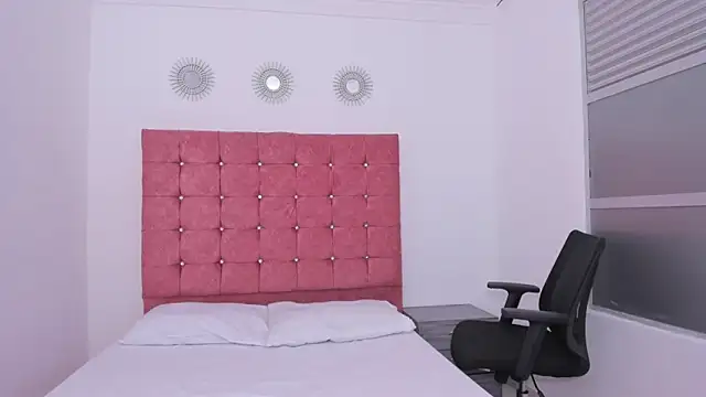 mishell lovely online show from March 2026 12:33:01 PM