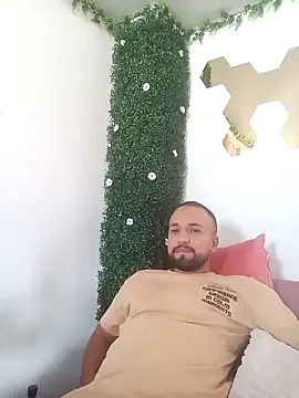 Miguel SaraPink online show from March 2026 09:32:02 PM