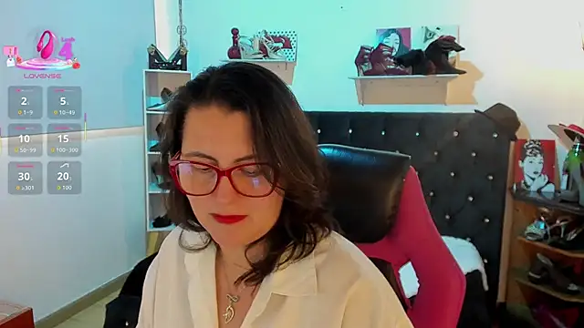 D Martii online show from October 2025 12:59:02 PM