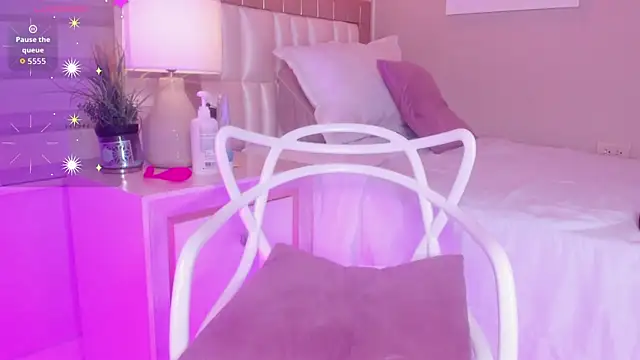  paula x online show from September 2025 11:37:02 AM