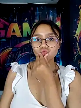 SofieLove 01 online show from April 2026 12:29:02 PM