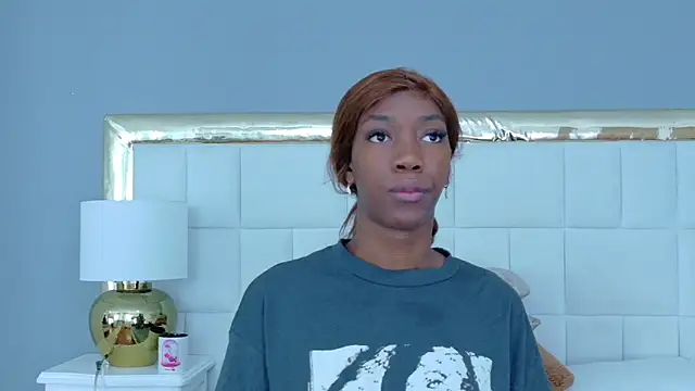 MadeleineHocker online show from October 2025 12:03:01 PM