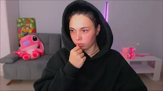 queenofthesense  online show from October 2025 03:01:02 PM