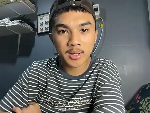 Snapshot of pinoyAdrianneXXX chatting on May 2026 01:16:01 PM pinoyAdrianneXXX online show from May 2026 01:16:01 PM