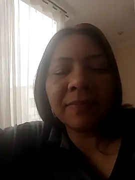 Snapshot of hiilarybrown chatting on February 2026 05:19:01 PM hiilarybrown online show from February 2026 05:19:01 PM