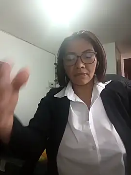 Snapshot of hiilarybrown chatting on March 2026 06:34:02 PM hiilarybrown online show from March 2026 06:34:02 PM