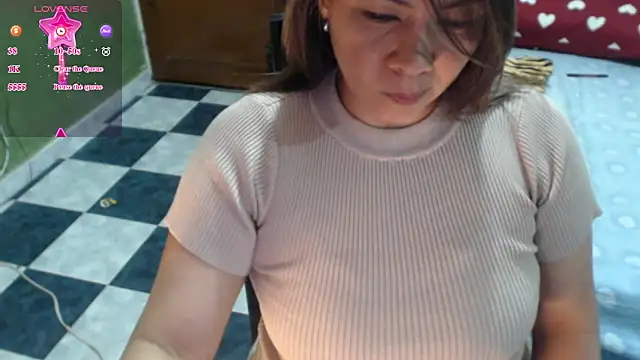 Snapshot of hiilarybrown chatting on March 2026 01:33:02 AM hiilarybrown online show from March 2026 01:33:02 AM