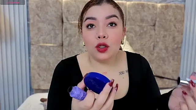 leilapons online show from February 2026 06:19:01 PM