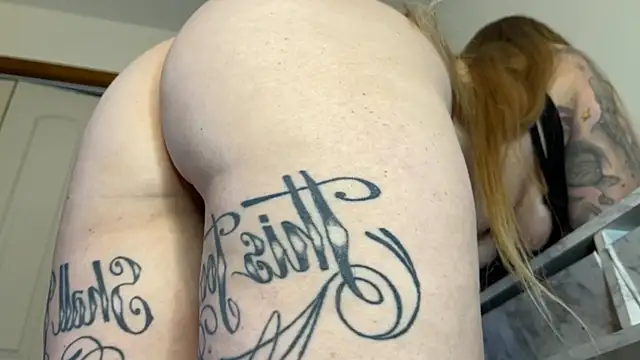 peachykatt online show from November 2025 02:08:02 PM