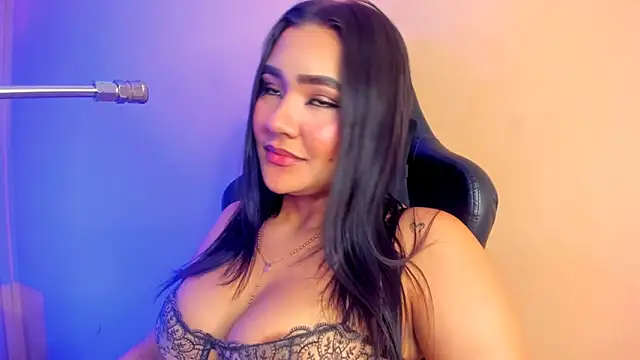 noa moon online show from June 2026 03:05:01 AM
