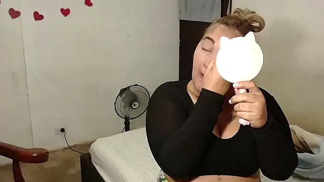 laleska montenegro online show from April 2026 08:12:02 AM