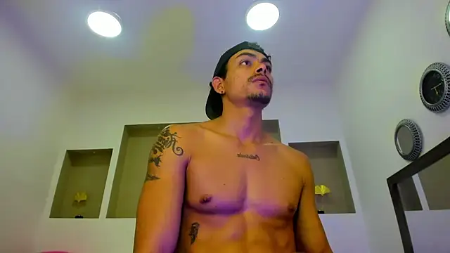 Snapshot of Tommy_kurtt chatting on November 2025 01:11:01 PM Tommy kurtt online show from November 2025 01:11:01 PM