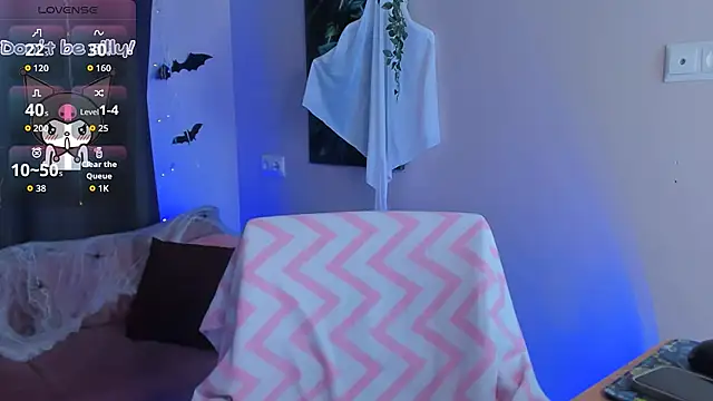 Snapshot of Sophie_SkyAngel chatting on October 2025 09:00:02 PM Sophie SkyAngel online show from October 2025 09:00:02 PM