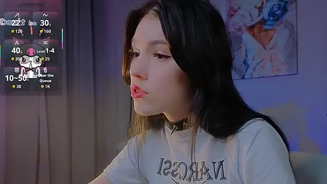 Snapshot of Sophie_SkyAngel chatting on November 2025 09:05:02 PM Sophie SkyAngel online show from November 2025 09:05:02 PM