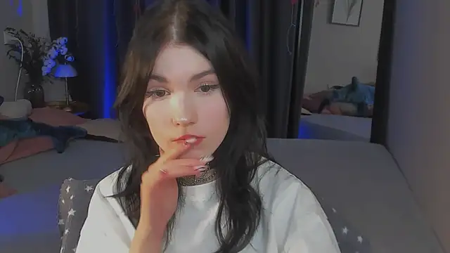 Snapshot of Sophie_SkyAngel chatting on November 2025 02:08:01 PM Sophie SkyAngel online show from November 2025 02:08:01 PM