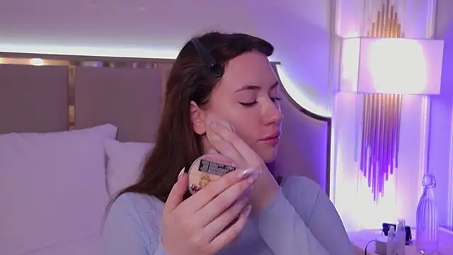 MeganStrain online show from September 2025 03:11:01 AM