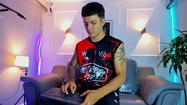 Leo santoro online show from April 2026 02:19:02 PM
