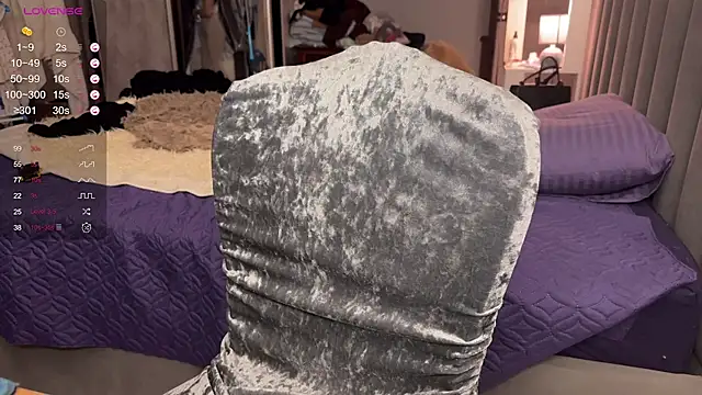 emily is here  online show from November 2025 04:37:01 AM