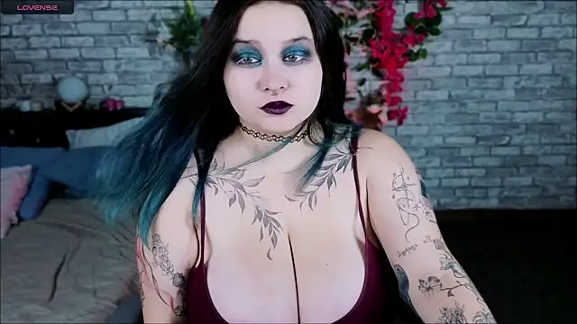 Snapshot of Mira_Fyre chatting on October 2025 08:28:02 PM Mira Fyre online show from October 2025 08:28:02 PM