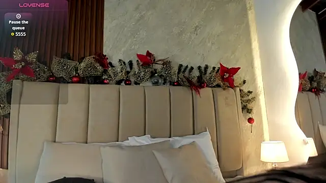  Cris Spicy  online show from December 2025 06:45:01 PM