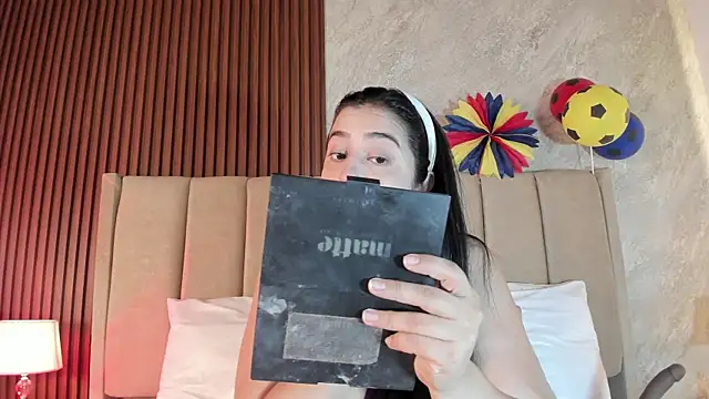  Cris Spicy  online show from June 2026 07:57:02 PM