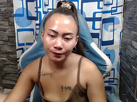 joanpetite online show from May 2026 11:32:02 PM