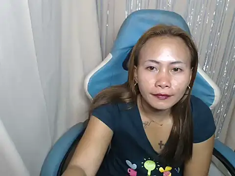 Snapshot of joanpetite chatting on June 2026 11:36:02 PM joanpetite online show from June 2026 11:36:02 PM