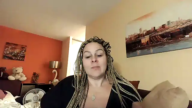 Snapshot of number1slut chatting on December 2024 01:47:02 AM number1slut online show from December 2024 01:47:02 AM
