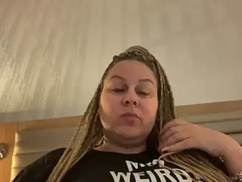 Snapshot of number1slut chatting on December 2024 01:58:02 AM number1slut online show from December 2024 01:58:02 AM