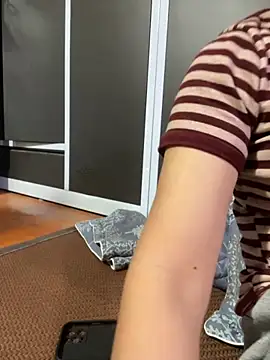 Old girl online show from October 2025 04:37:01 PM