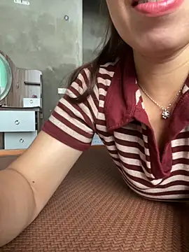 Old girl online show from October 2025 06:44:01 AM