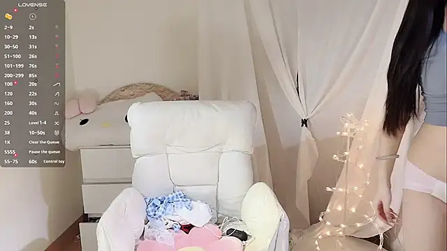 MM-feifei online show from October 2025 03:46:02 PM